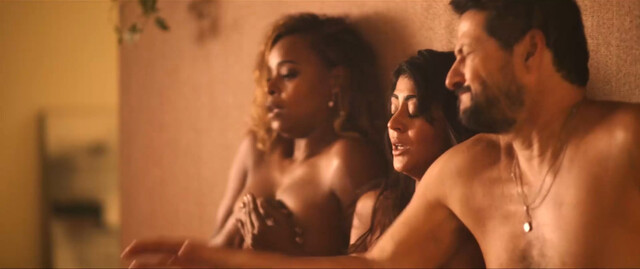Carol Castro sexy, Roberta Rodrigues sexy – Dois Mais Dois (2021)