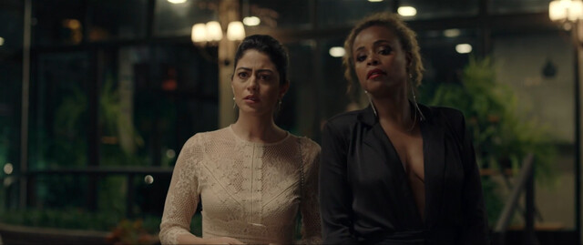Carol Castro sexy, Roberta Rodrigues sexy – Dois Mais Dois (2021)