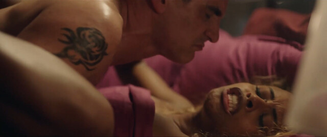 Carol Castro sexy, Roberta Rodrigues sexy – Dois Mais Dois (2021)