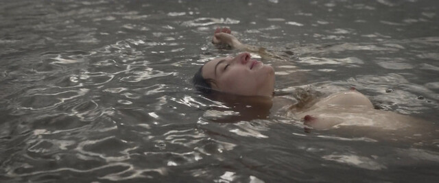 Maria Valverde nude, Dolores Fonzi sexy – Fever Dream (Distancia de rescate) (2021)