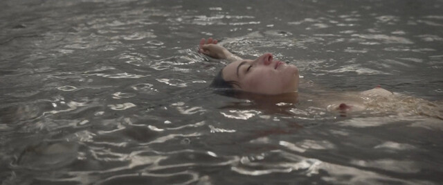 Maria Valverde nude, Dolores Fonzi sexy – Fever Dream (Distancia de rescate) (2021)