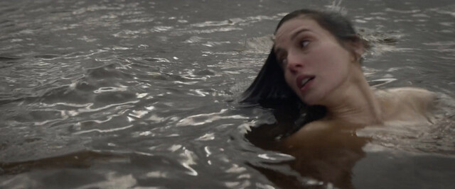 Maria Valverde nude, Dolores Fonzi sexy – Fever Dream (Distancia de rescate) (2021)