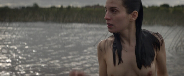 Maria Valverde nude, Dolores Fonzi sexy – Fever Dream (Distancia de rescate) (2021)