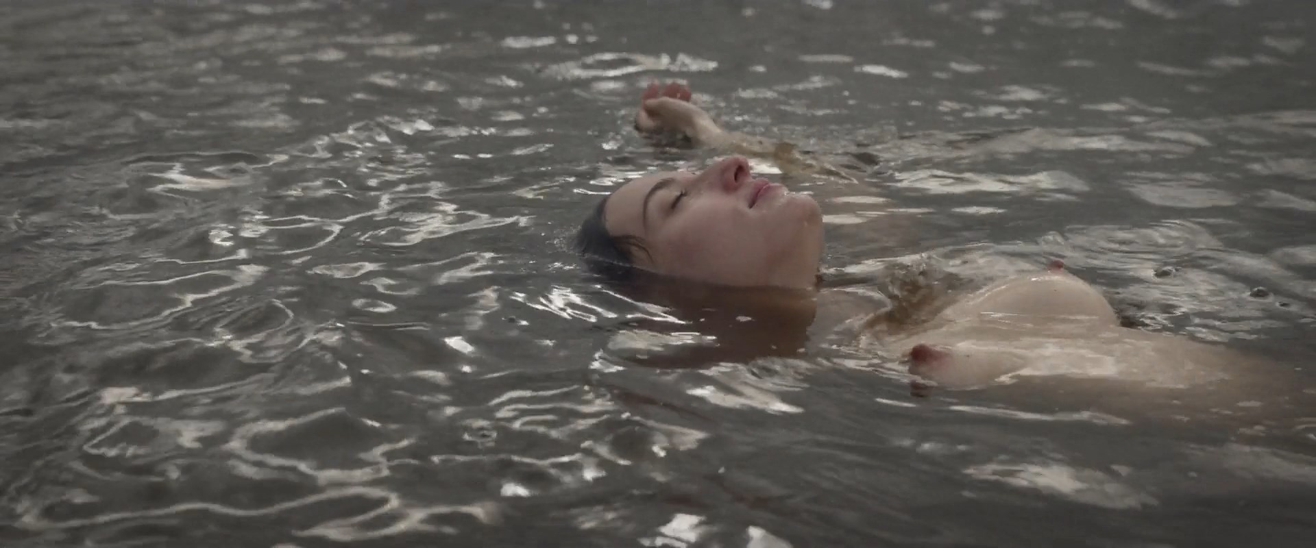 Maria Valverde nude, Dolores Fonzi sexy – Fever Dream (Distancia de rescate) (2021)