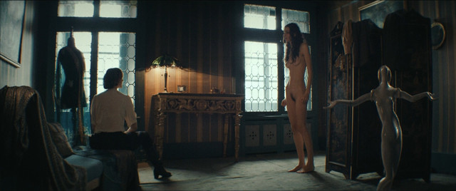 Janina Rudenska nude, Martina Limonta nude, Lidiya Liberman nude – Il cattivo poeta (2020)