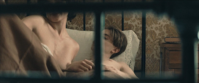 Janina Rudenska nude, Martina Limonta nude, Lidiya Liberman nude – Il cattivo poeta (2020)