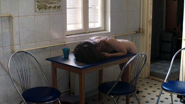 Ioana Bugarin sexy – Mia Misses Her Revenge (Mia isi rateaza razbunare) (2020)