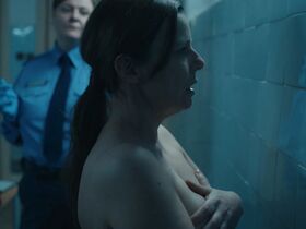 Agata Kulesza nude, Aleksandra Adamska sexy – Skazana s01e01-02 (2021)