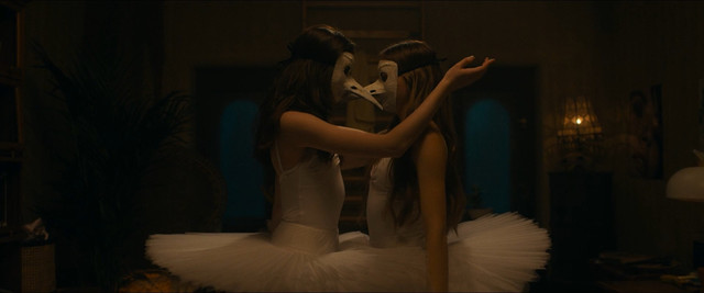 Kristine Froseth sexy, Diana Silvers sexy, Alice Dardenne nude – Birds of Paradise (2021)