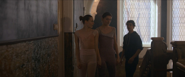 Kristine Froseth sexy, Diana Silvers sexy, Alice Dardenne nude – Birds of Paradise (2021)