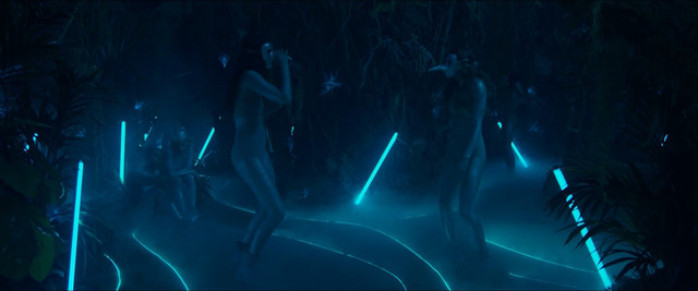 Kristine Froseth sexy, Diana Silvers sexy, Alice Dardenne nude – Birds of Paradise (2021)