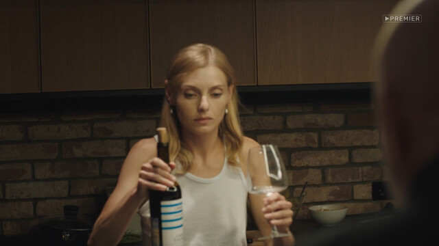 Sofya Reznik nude, Irina Starshenbaum sexy, Ekaterina Shcheglova sexy, Alexandra Tulinova sexy – Insomniya s01e01 (2021)