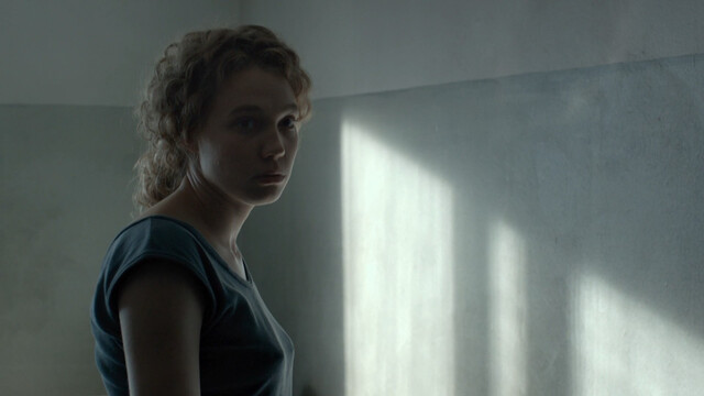 Irina Starshenbaum sexy, Marina Vasileva sexy, Maria Ivashchenko sexy – Obschaga (2021)