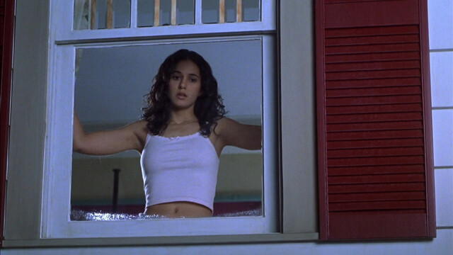 Emmanuelle Chriqui sexy – Snow Day (2000)