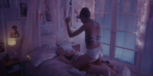 Mimi Keene sexy, Emma Mackey sexy, Robyn Holdaway nude, Lisa Palfrey sexy – Sex Education s03e01e02e04e08 (2021)