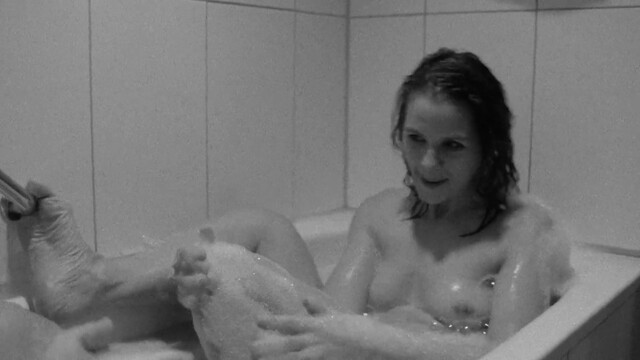 Lisa Carlehed nude – Viktor on the Moon (Viktor pa Manen) (2020)