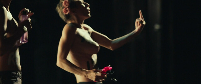 Marine Paquet nude, Charlene Perillat nude, etc. – The Ideal (L’Ideal) (2016)