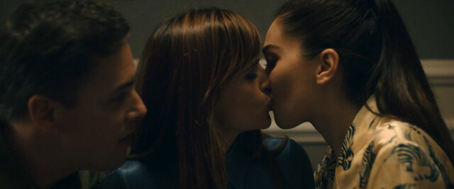 Maria Valverde sexy, Elisabet Casanovas sexy, Susana Abaitua sexy, Claudia Galán nude– Sounds Like Love (Fuimos canciones) (2021)