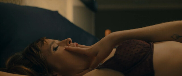 Maria Valverde sexy, Elisabet Casanovas sexy, Susana Abaitua sexy, Claudia Galán nude– Sounds Like Love (Fuimos canciones) (2021)