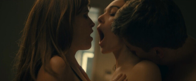 Maria Valverde sexy, Elisabet Casanovas sexy, Susana Abaitua sexy, Claudia Galán nude– Sounds Like Love (Fuimos canciones) (2021)