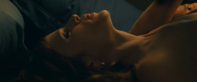 Maria Valverde sexy, Elisabet Casanovas sexy, Susana Abaitua sexy, Claudia Galán nude– Sounds Like Love (Fuimos canciones) (2021)