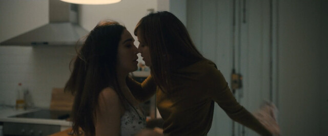 Maria Valverde sexy, Elisabet Casanovas sexy, Susana Abaitua sexy, Claudia Galán nude– Sounds Like Love (Fuimos canciones) (2021)