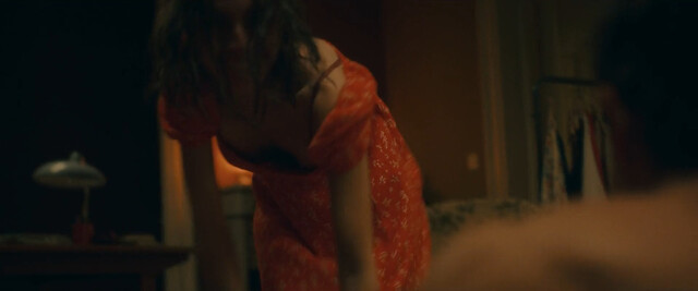 Maria Valverde sexy, Elisabet Casanovas sexy, Susana Abaitua sexy, Claudia Galán nude– Sounds Like Love (Fuimos canciones) (2021)