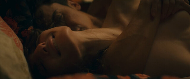 Maria Valverde sexy, Elisabet Casanovas sexy, Susana Abaitua sexy, Claudia Galán nude– Sounds Like Love (Fuimos canciones) (2021)