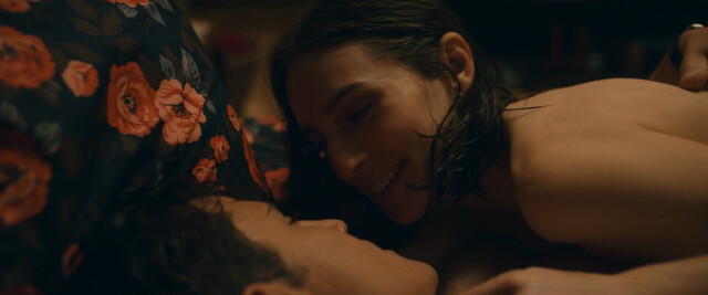 Maria Valverde sexy, Elisabet Casanovas sexy, Susana Abaitua sexy, Claudia Galán nude– Sounds Like Love (Fuimos canciones) (2021)