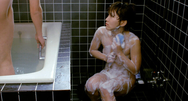 Madoka Mika nude – Woman Who Wets Her Fingers (Mika Madoka Yubi o nurasu onna) (1984)