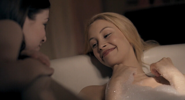 Laurence Hamelin nude, Lily Cole sexy, Sarah Gadon sexy – The Moth Diaries (2011)