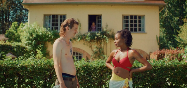 Laura Sepul nude, Gemi Diallo sexy, Sophie Breyer sexy – Baraki s01e01e02e08 (2021)