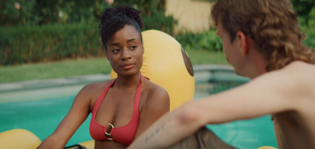Laura Sepul nude, Gemi Diallo sexy, Sophie Breyer sexy – Baraki s01e01e02e08 (2021)