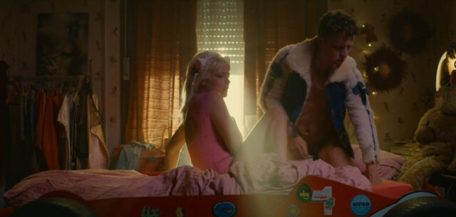 Laura Sepul nude, Gemi Diallo sexy, Sophie Breyer sexy – Baraki s01e01e02e08 (2021)