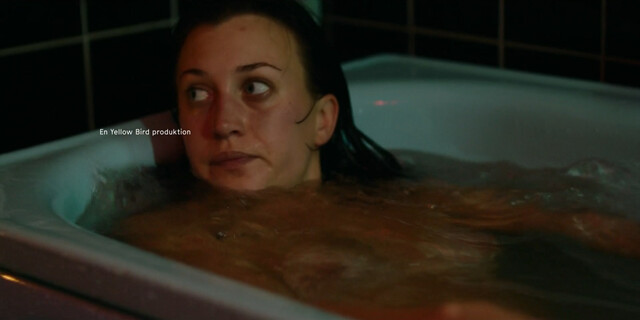 Julia Ragnarsson nude, Dilan Gwyn sexy – Two Sisters s01e01-05 (2021)