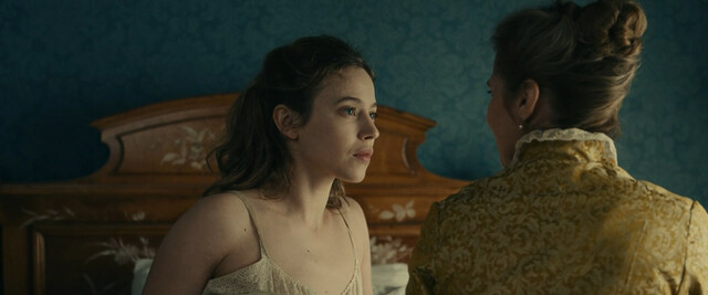 Lou de Laage nude, Coralie Russier nude, Martine Schambacher nude – The Mad Women’s Ball (Le bal des folles) (2021)