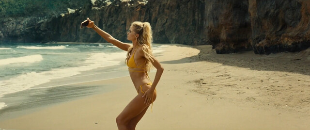 Vicky Krieps sexy, Thomasin McKenzie sexy, Abbey Lee sexy, Alejandra Useche nude – Old (2021)
