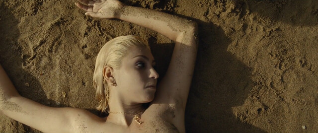 Vicky Krieps sexy, Thomasin McKenzie sexy, Abbey Lee sexy, Alejandra Useche nude – Old (2021)