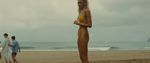 Vicky Krieps sexy, Thomasin McKenzie sexy, Abbey Lee sexy, Alejandra Useche nude – Old (2021)