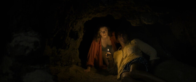 Vicky Krieps sexy, Thomasin McKenzie sexy, Abbey Lee sexy, Alejandra Useche nude – Old (2021)