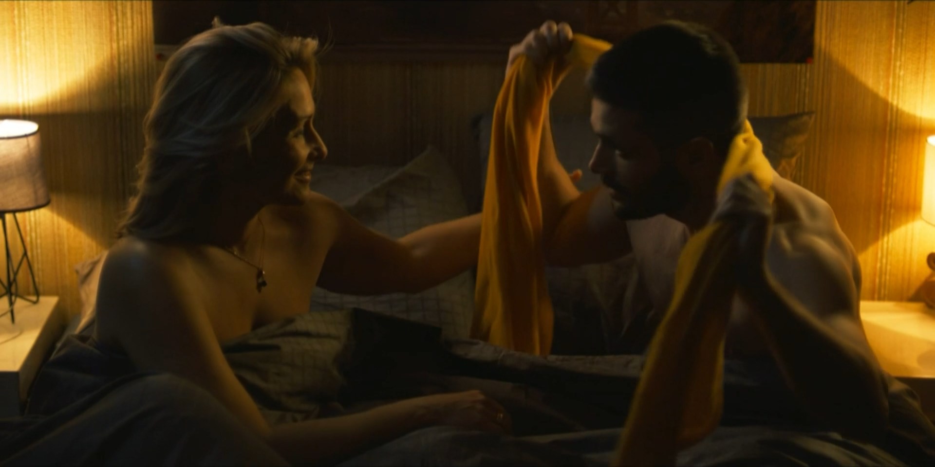 Elodie Hesme sexy, Belotti Soizic nude – Les invisibles s01e01e04 (2019)