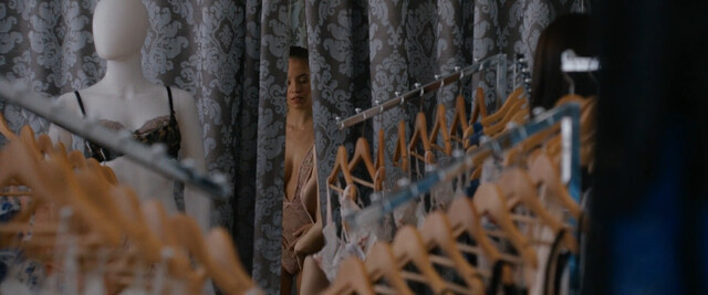 Sydney Sweeney nude, Cait Alexander nude, Natasha Liu Bordizzo nude, Blessing Adedijo nude – The Voyeurs (2021)