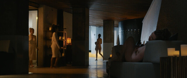 Sydney Sweeney nude, Cait Alexander nude, Natasha Liu Bordizzo nude, Blessing Adedijo nude – The Voyeurs (2021)