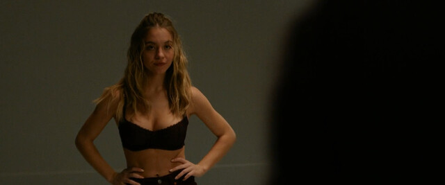 Sydney Sweeney nude, Cait Alexander nude, Natasha Liu Bordizzo nude, Blessing Adedijo nude – The Voyeurs (2021)