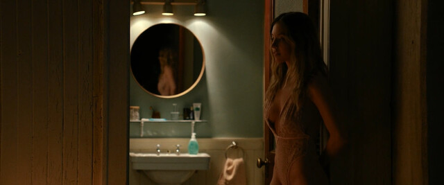 Sydney Sweeney nude, Cait Alexander nude, Natasha Liu Bordizzo nude, Blessing Adedijo nude – The Voyeurs (2021)