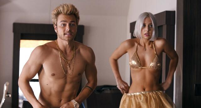 Addison Rae sexy, Vanessa Dubasso sexy – He's All That (2021)