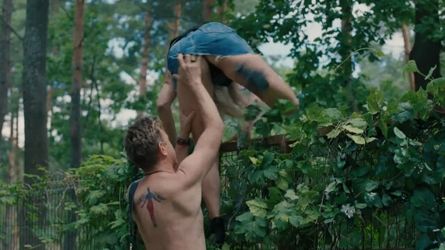 Maria Debska nude, Ilona Ostrowska sexy, Maria Dejmek nude– Osaczony s01e01-06 (2021)