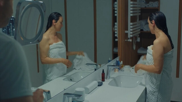 Maria Debska nude, Ilona Ostrowska sexy, Maria Dejmek nude– Osaczony s01e01-06 (2021)