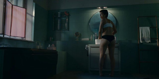 Maria Wawreniuk nude, Sara Celler-Jezierska sexy, Klaudia Koscista sexy – Open Your Eyes (Otworz oczy) s01e01-06 (2021)
