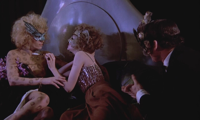 Sydne Rome nude, Karin Albin nude, Mylene Demongeot nude – Il faut vivre dangereusement (1975)